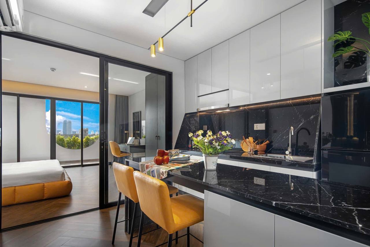 Luxury 1-Bedroom Apartment in Son Tra photo 4 of 8