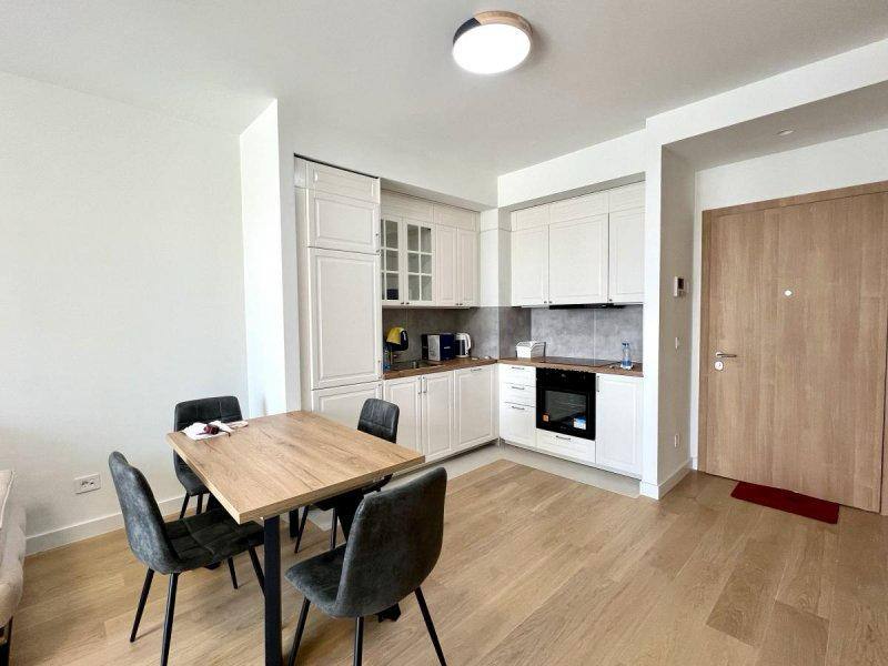 Two-Bedroom Apartment in Queen’s Park Tower photo 3 of 8