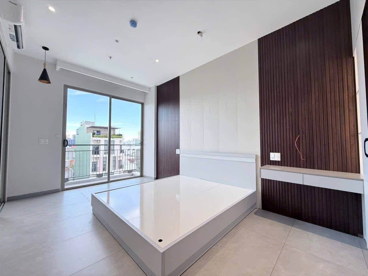 Brand-New Luxury 1-Bedroom Apartment in My An photo 3 of 8