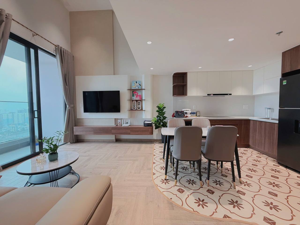 Luxury High-Floor Duplex 2-Bedroom Apartment photo 3 of 8