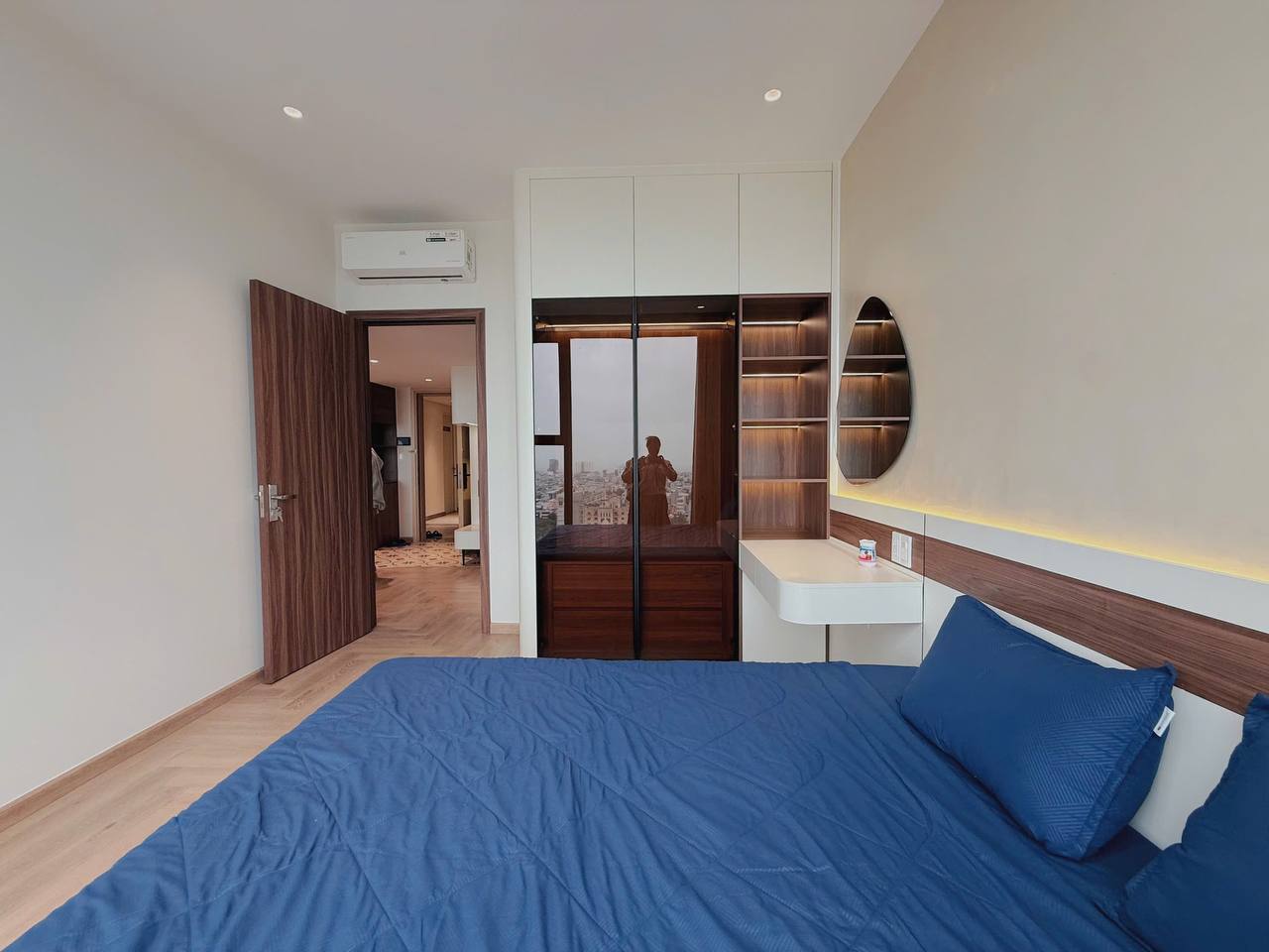 Luxury High-Floor Duplex 2-Bedroom Apartment photo 7 of 8