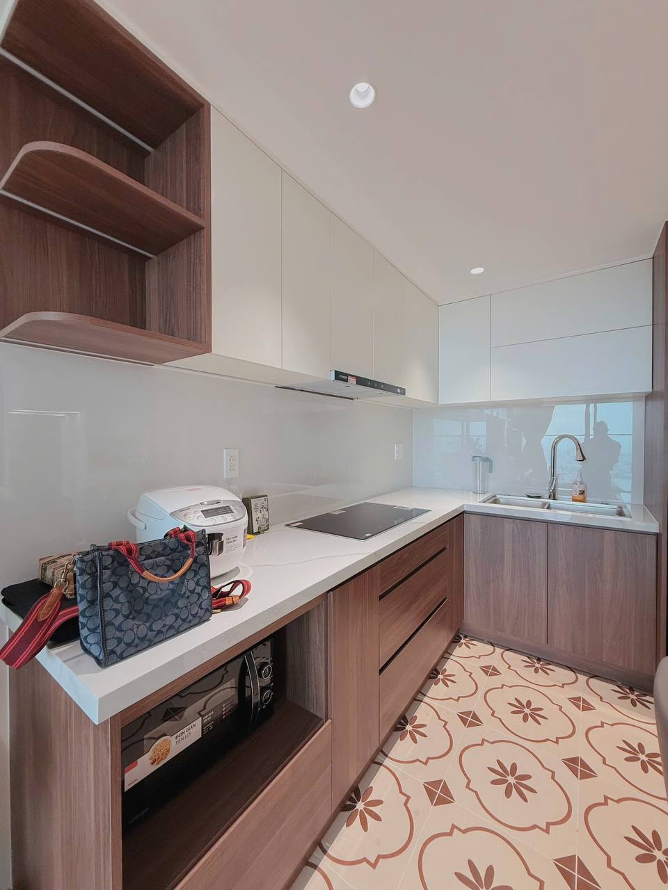 Luxury High-Floor Duplex 2-Bedroom Apartment photo 8 of 8