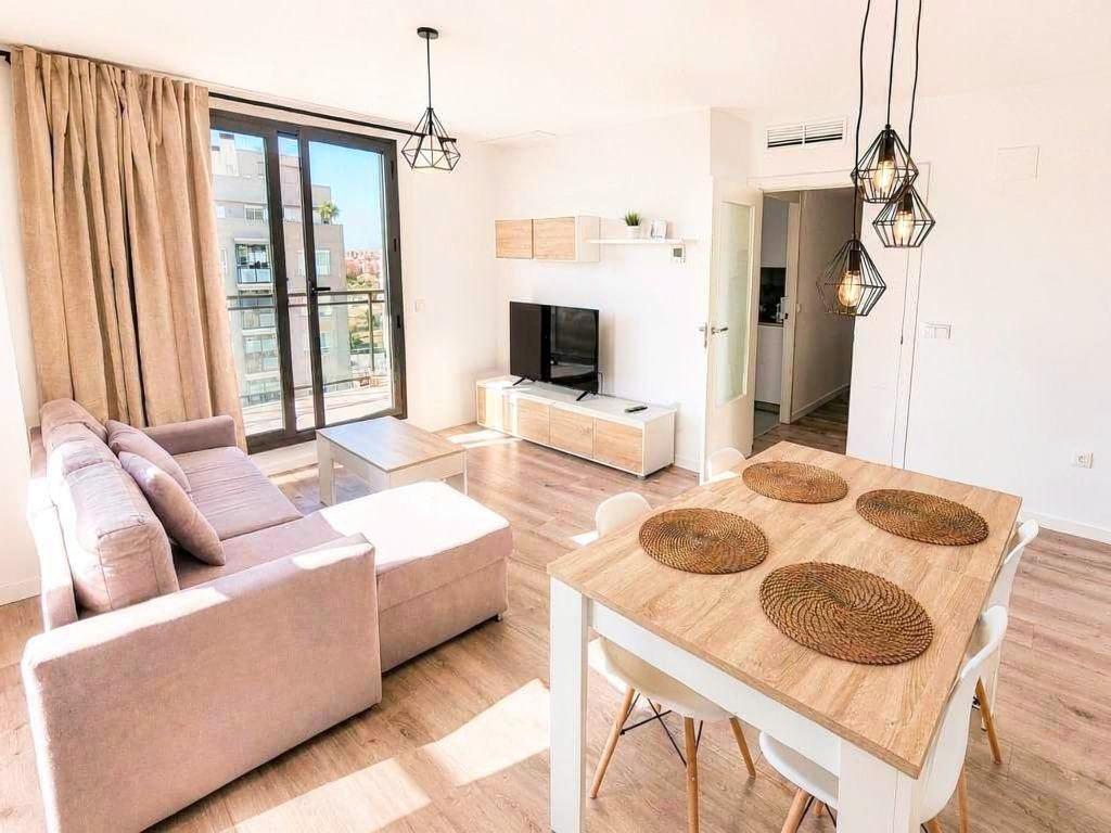 3-Bedroom Apartment in Valencia photo 5 of 8