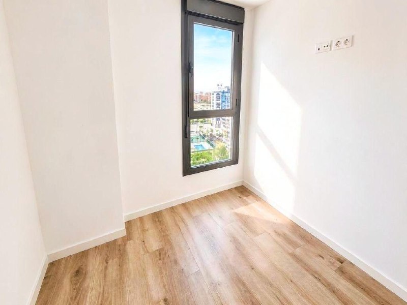 3-Bedroom Apartment in Valencia photo 6 of 8