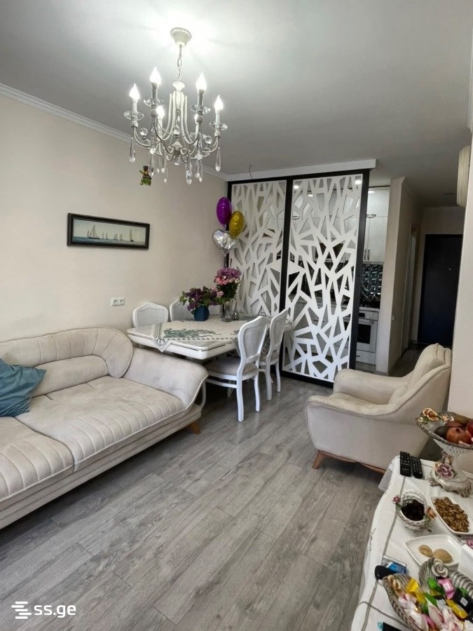3-Room Apartment for Rent in Batumi photo 2 of 8
