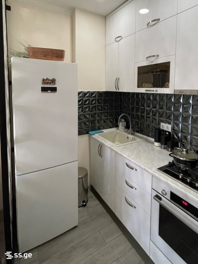 3-Room Apartment for Rent in Batumi photo 6 of 8