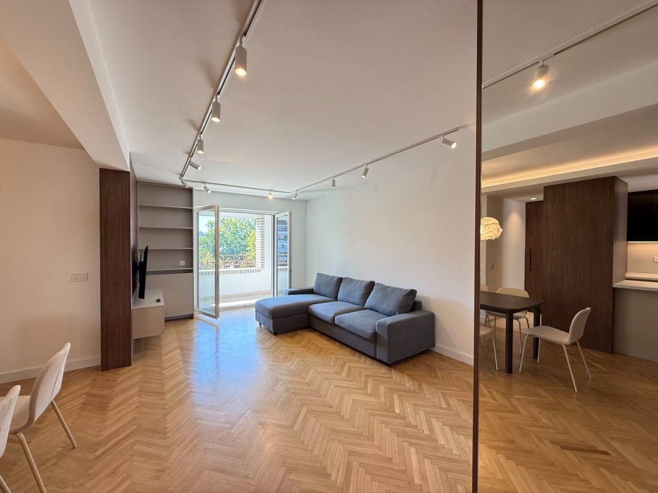Four-Room Apartment in Novi Beograd photo 1 of 8