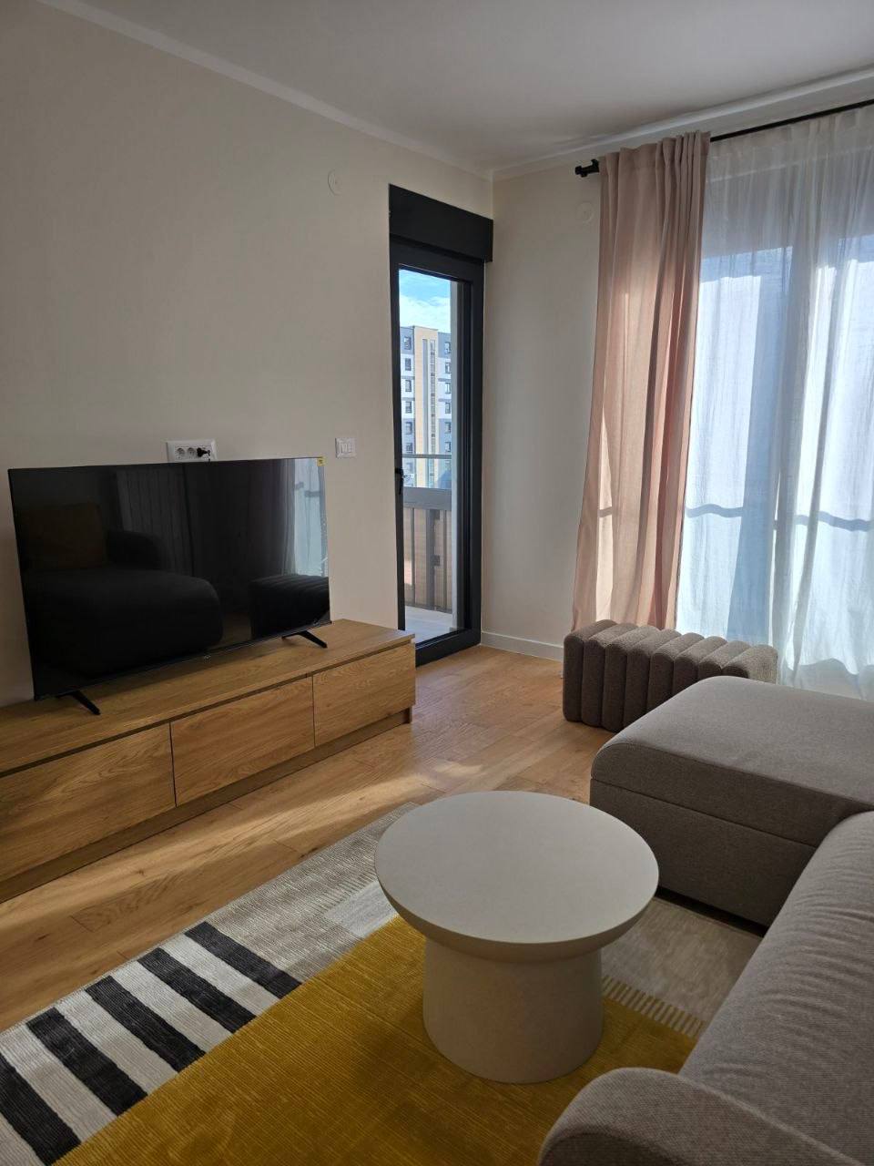 One-Bedroom Apartment in Zemun photo 1 of 8
