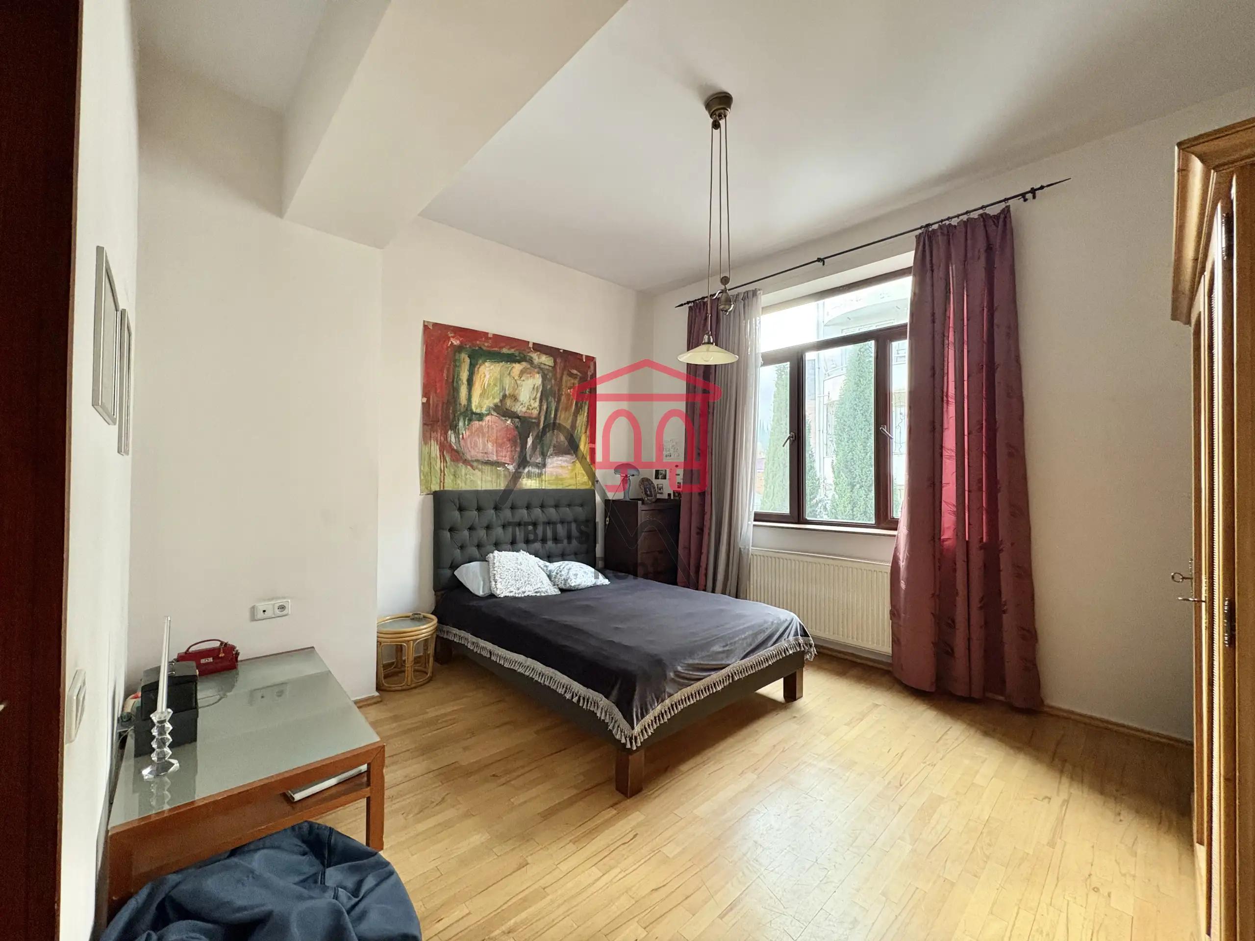 Spacious Duplex Apartment in Vake photo 4 of 8