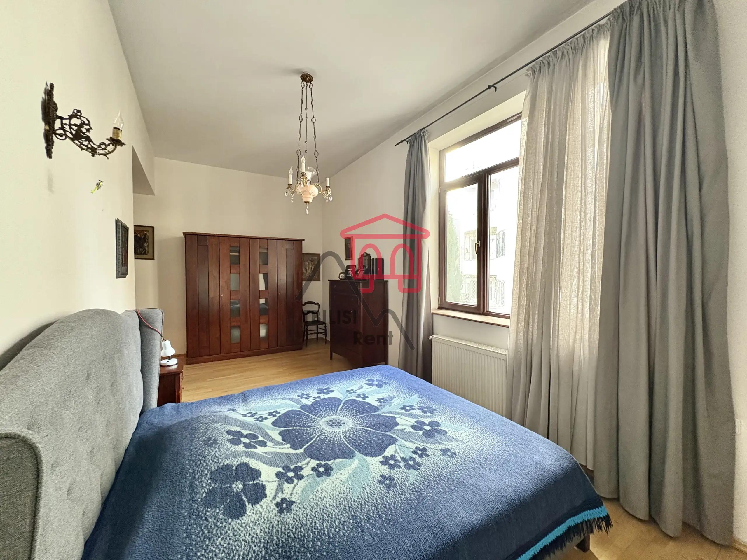 Spacious Duplex Apartment in Vake photo 6 of 8