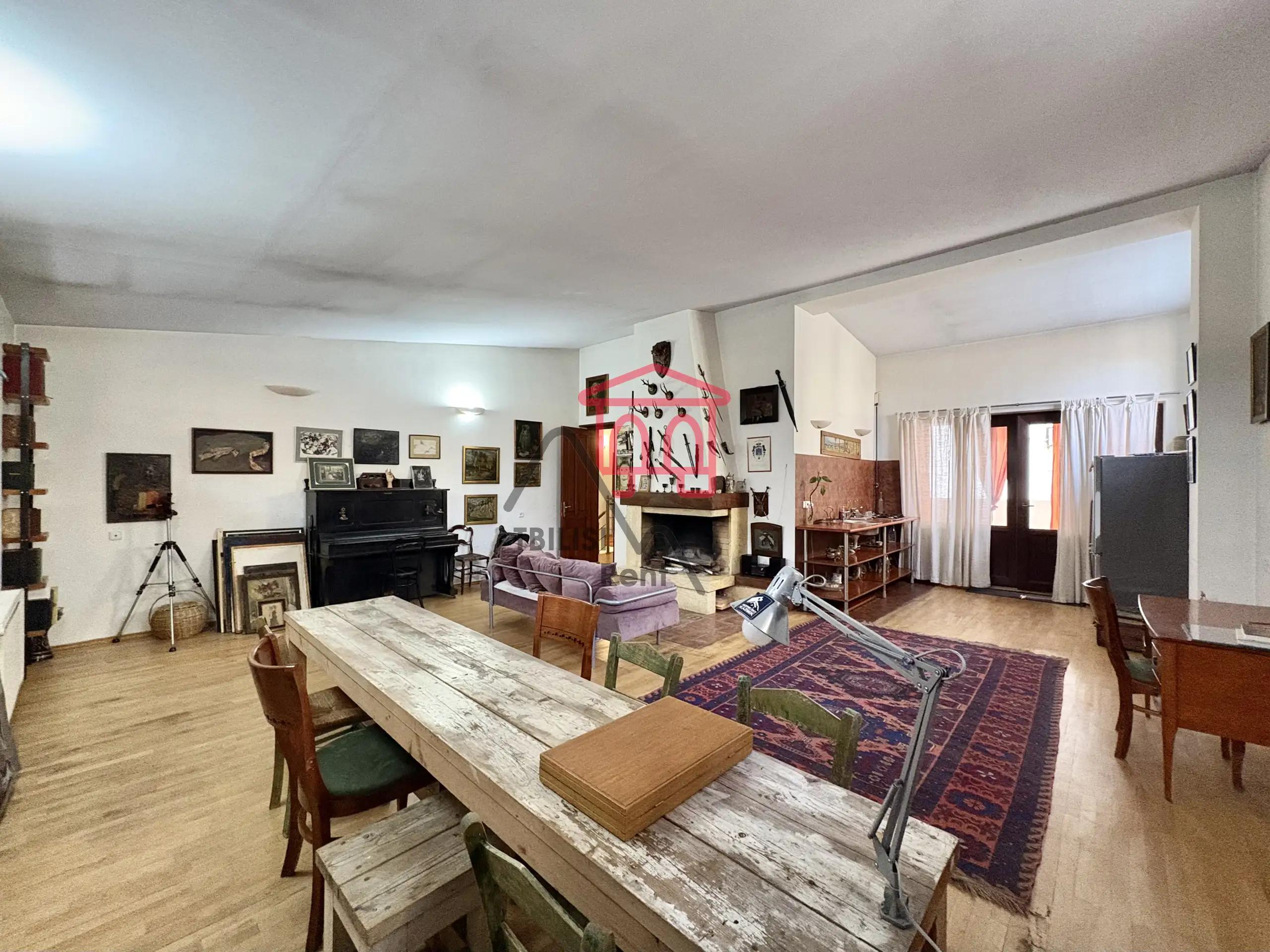 Spacious Duplex Apartment in Vake photo 7 of 8