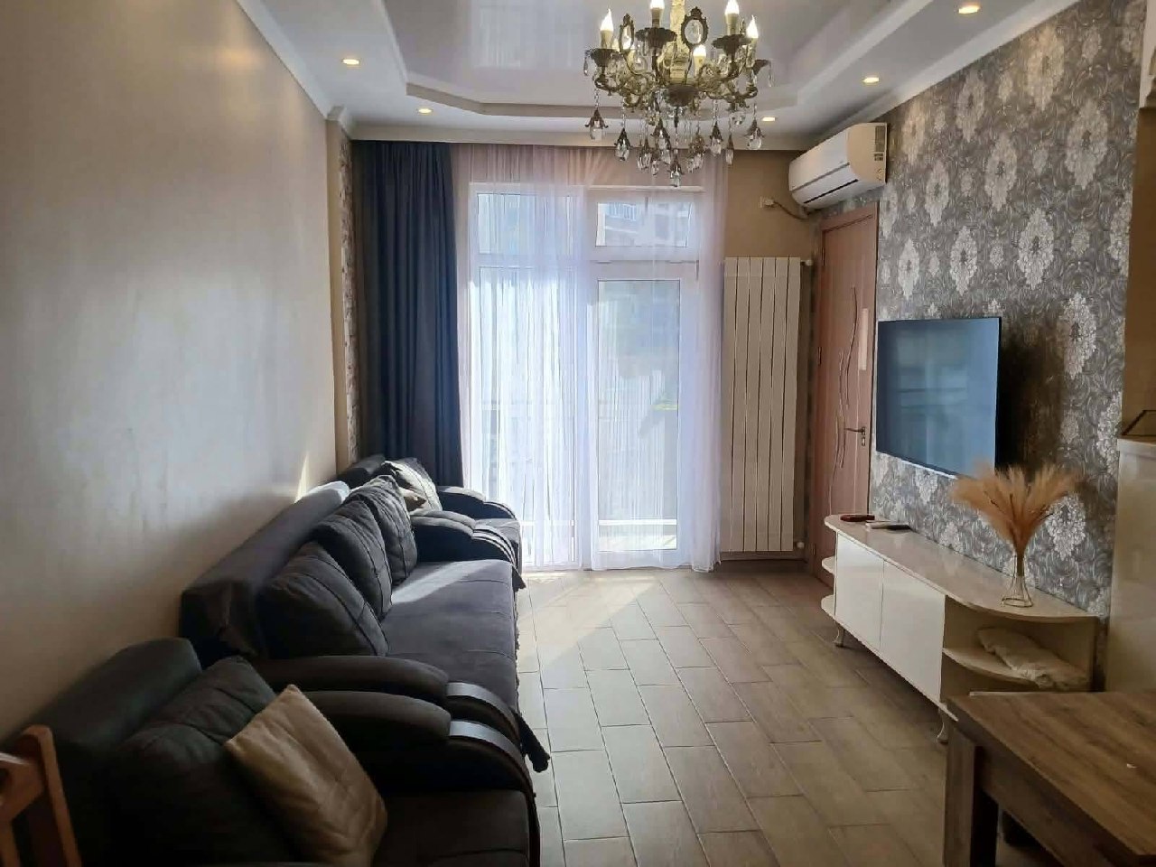 1-Bedroom Apartment on Kacharava Street photo 2 of 6