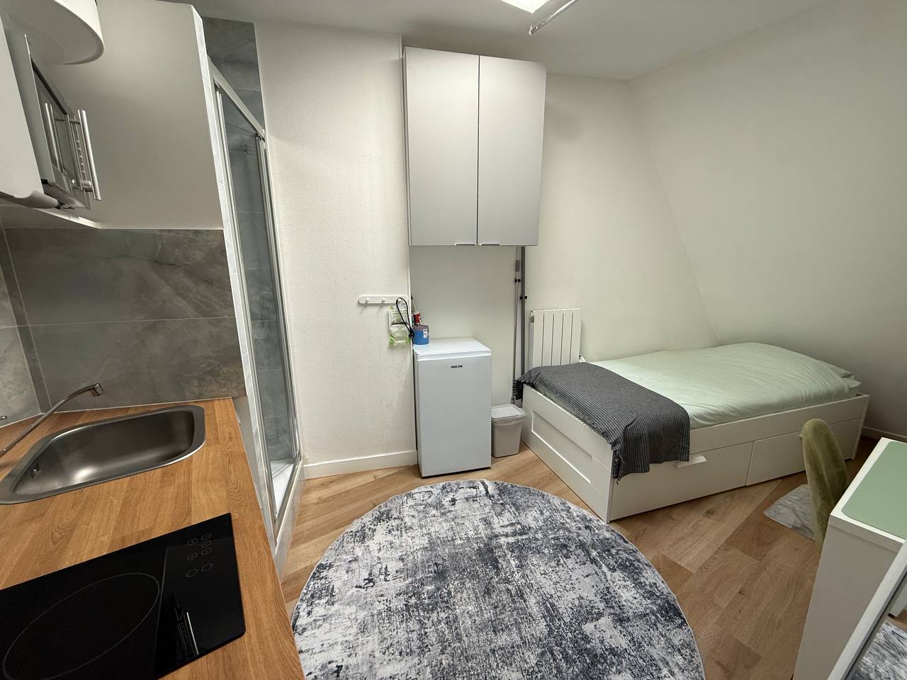 11 m² Studio on Rue de la Pompe photo 3 of 3