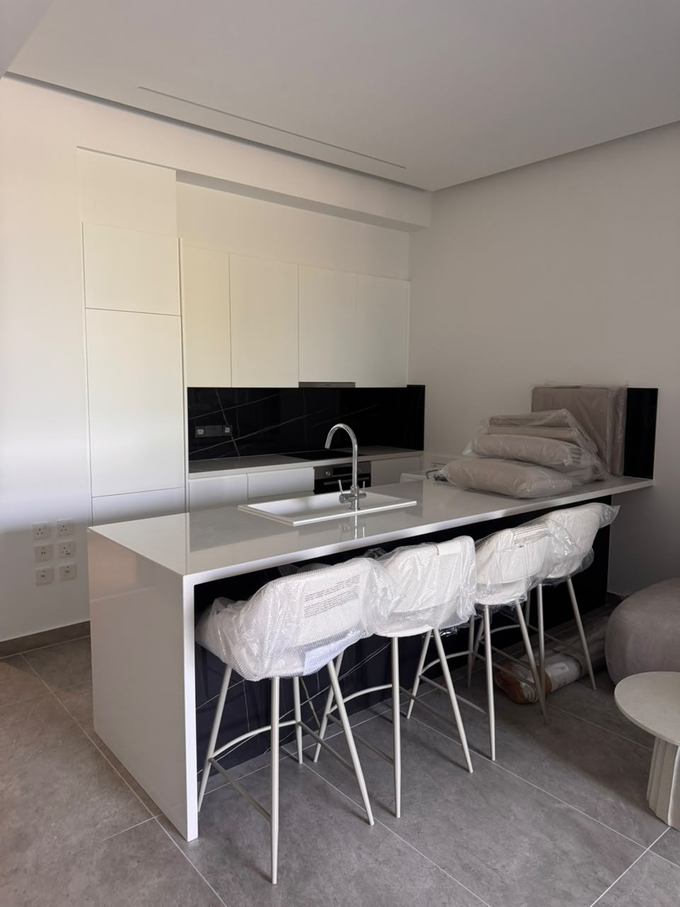 Furnished 2-Bedroom Apartment in Germasogeia, Limassol photo 1 of 8