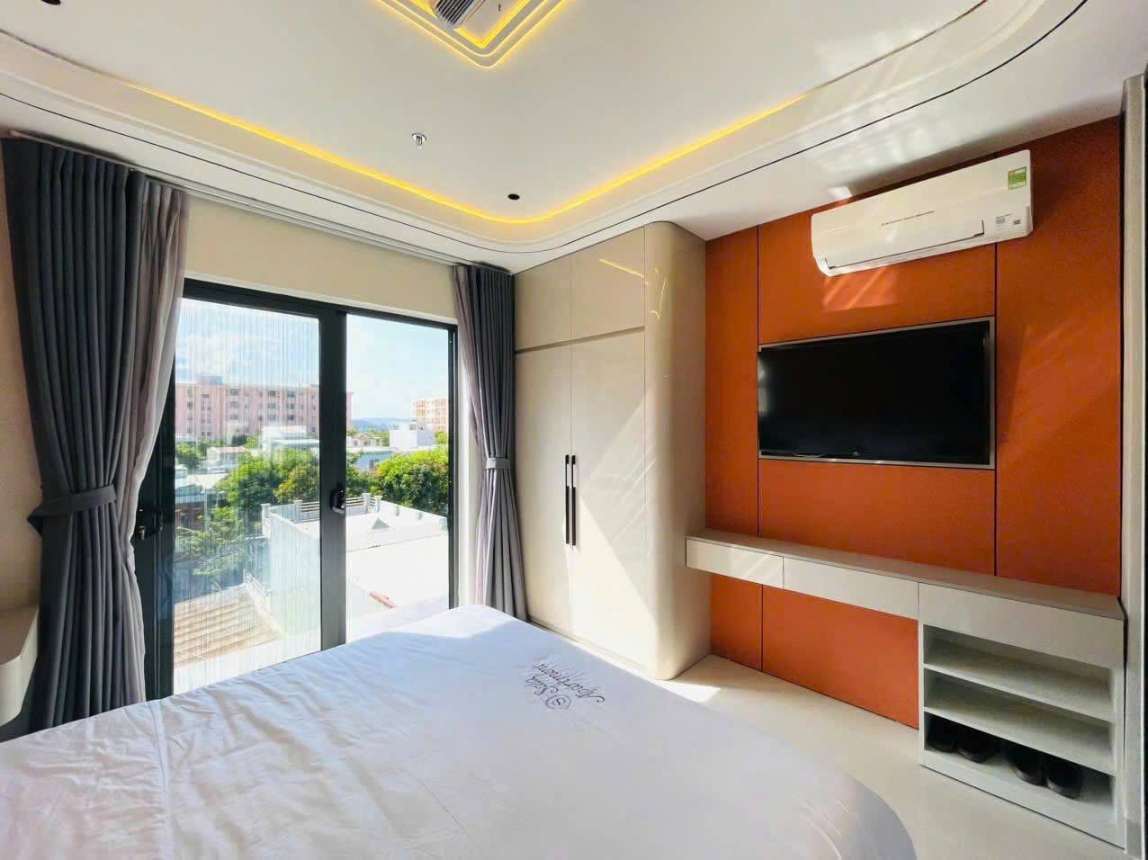 Luxury 1-Bedroom Apartment in Son Tra photo 7 of 8