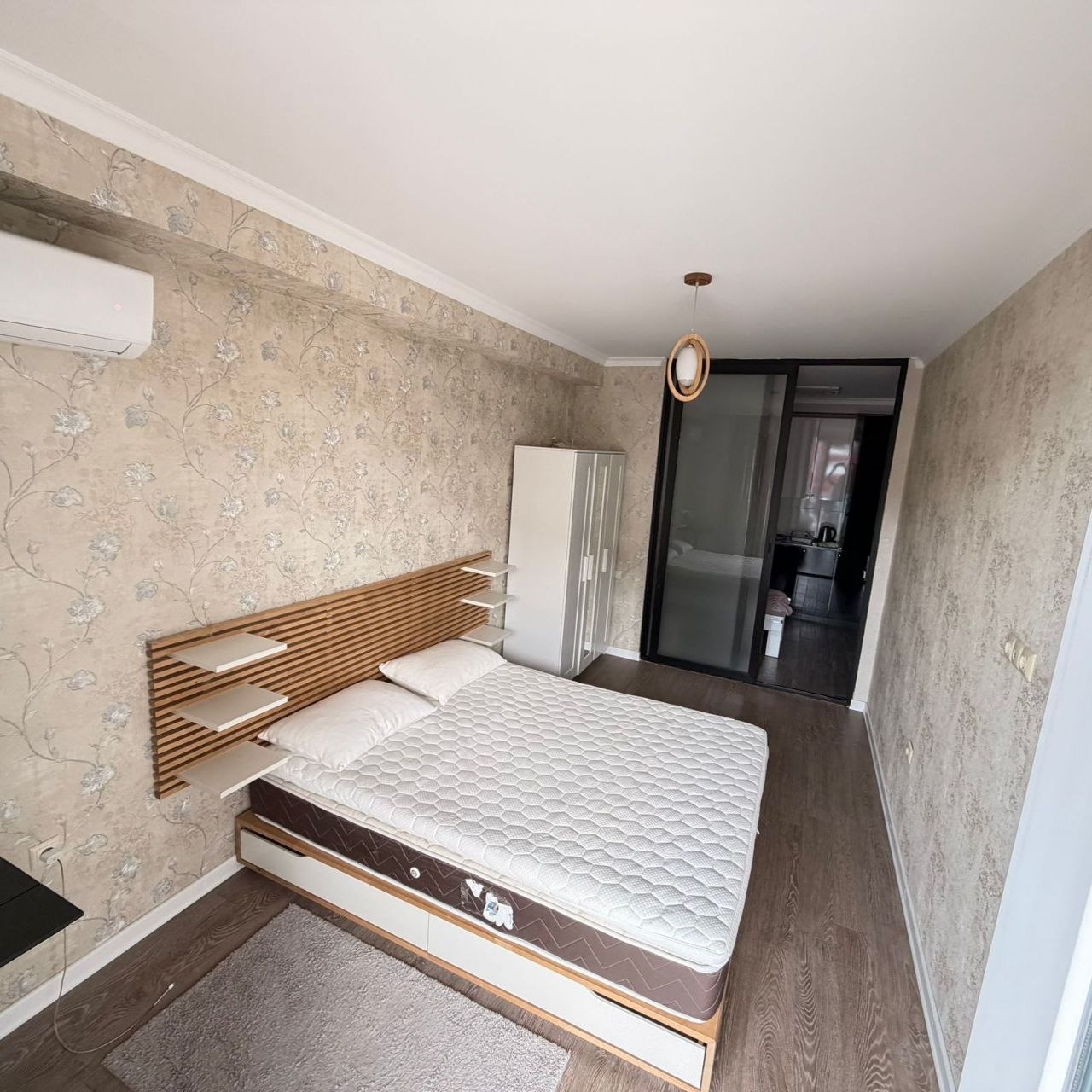 2-Bedroom Apartment in Central Batumi photo 5 of 8