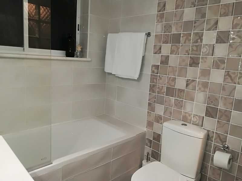 Spacious 3-Bedroom Apartment in Germasogeia photo 2 of 8