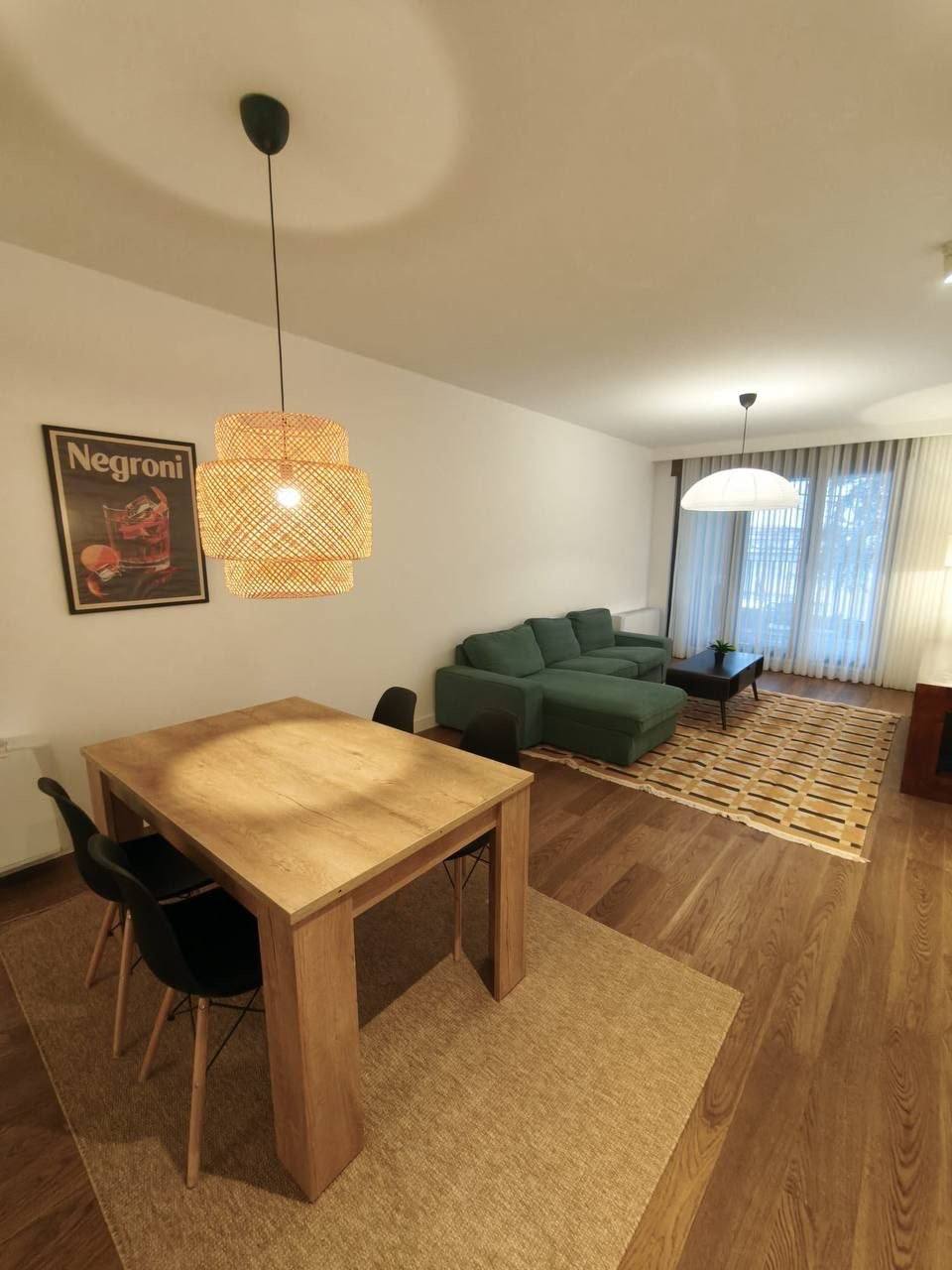 Просторная двухкомнатная квартира на Врачаре photo 2 of 8