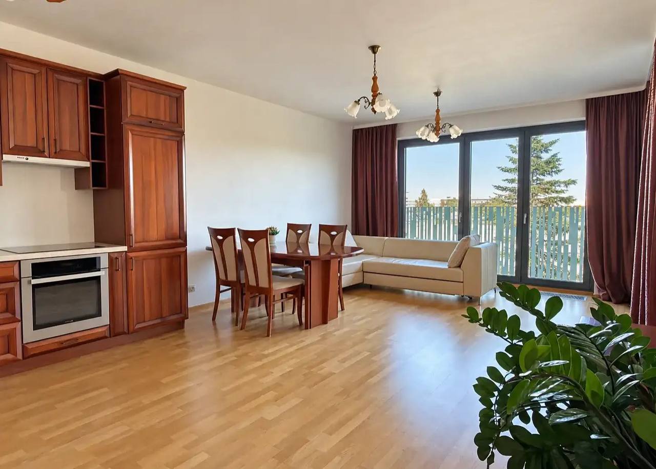 Spacious 3+kk Apartment in Garden Towers photo 1 of 7