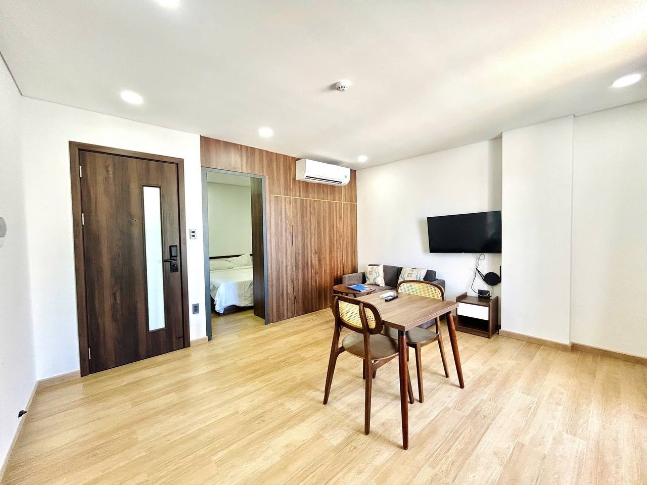 1-Bedroom Apartment with Swimming Pool in Da Nang photo 7 of 8