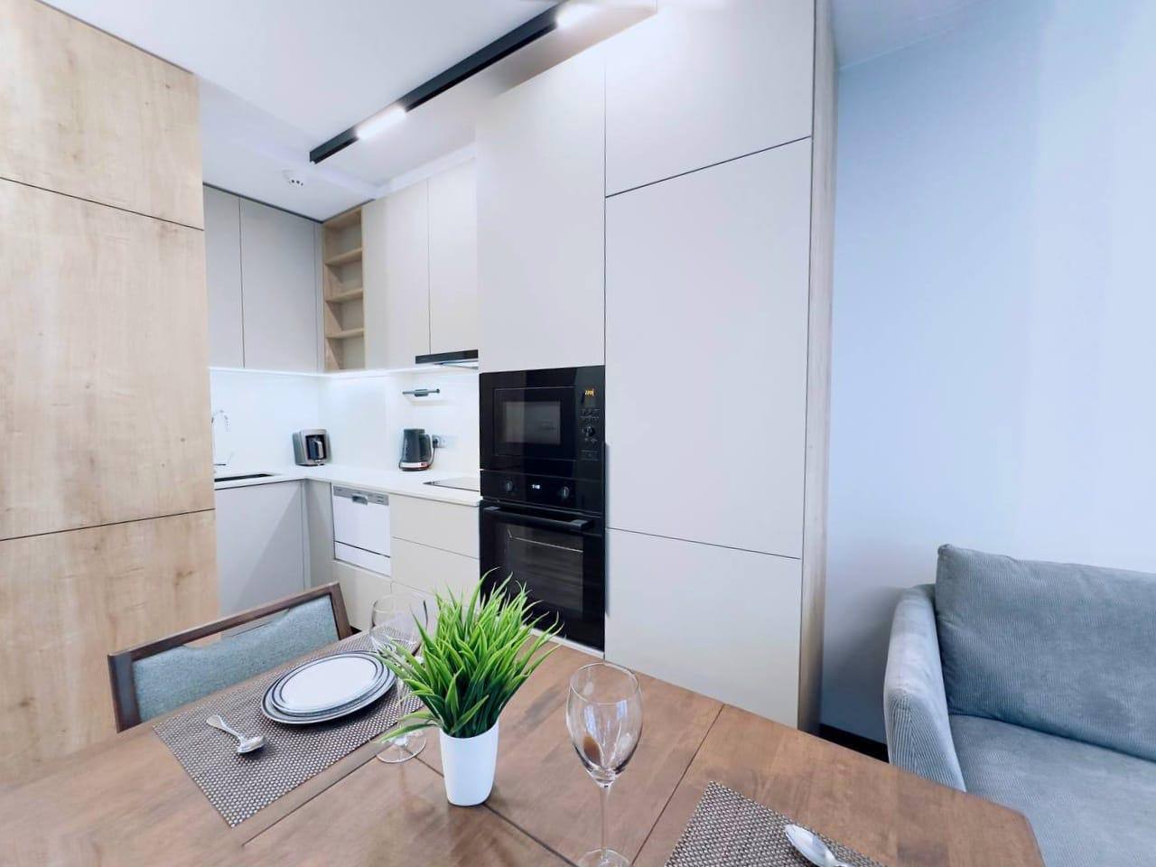 1-Bedroom Apartment on Lech and Maria Kaczynski Street photo 3 of 6