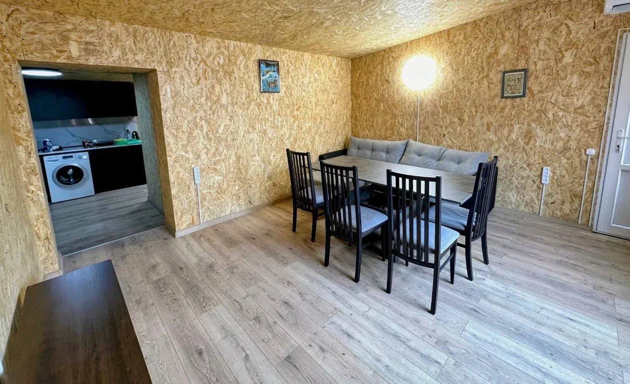Furnished 2-Bedroom Apartment in Aygedzor photo 2 of 5