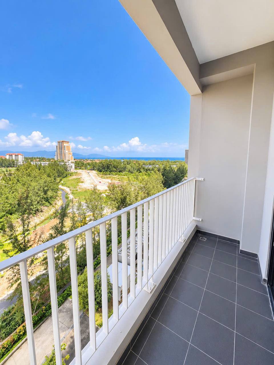 2-Bedroom Sea-View Apartment in Ngu Hanh Son photo 5 of 8