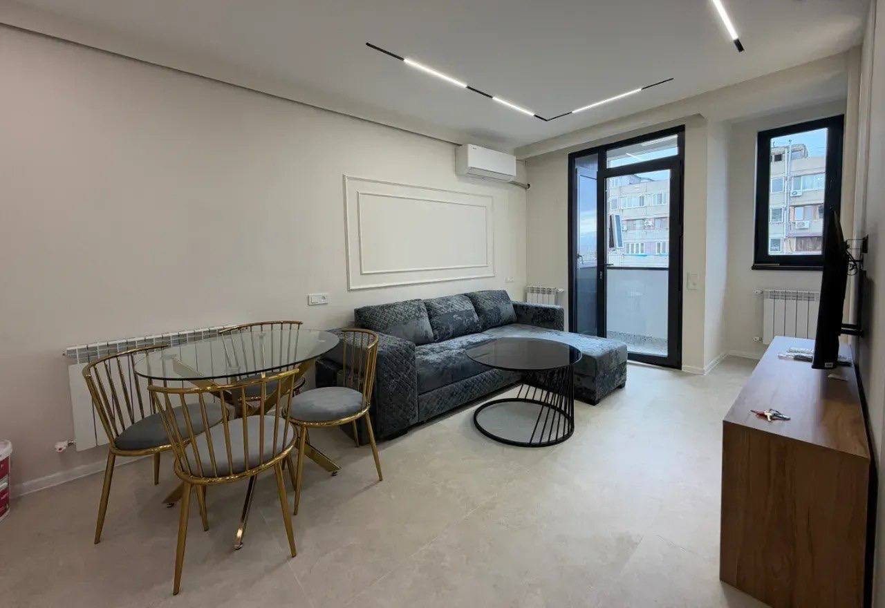 Cozy 2-Room Apartment for Rent in Kentron photo 1 of 8