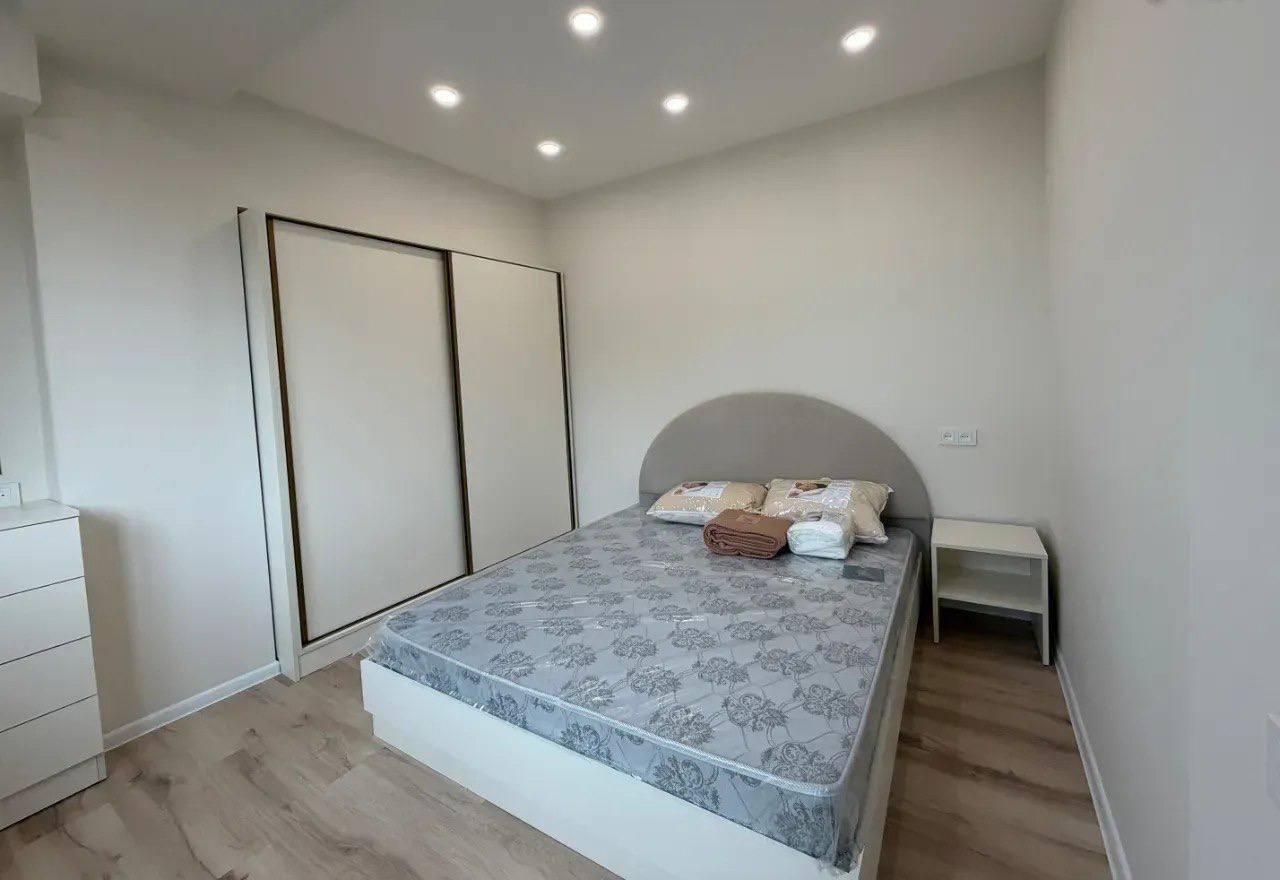 Cozy 2-Room Apartment for Rent in Kentron photo 6 of 8