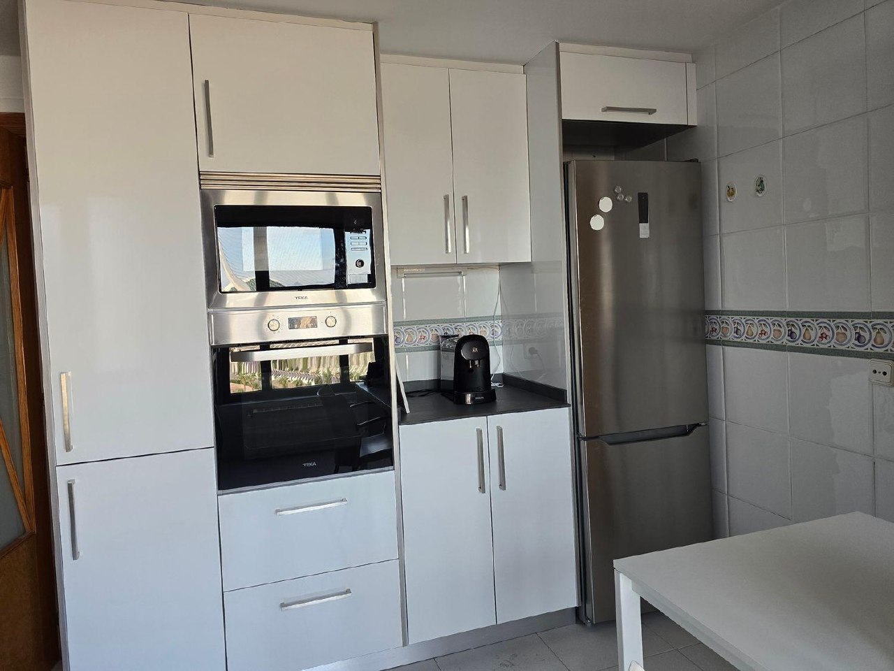 3-Bedroom Apartment with Pool in Valencia photo 4 of 8