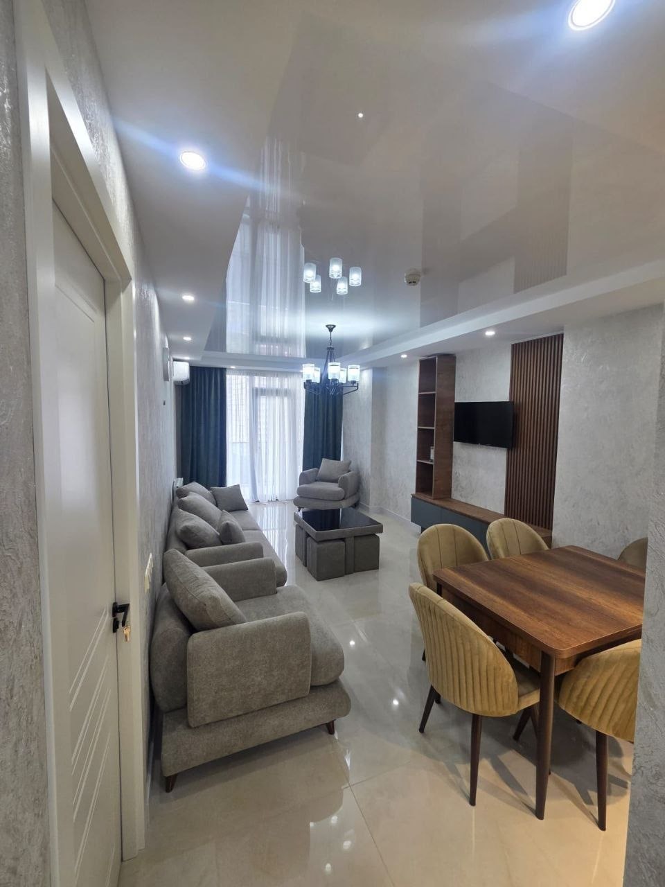 2-Bedroom Apartment on Grigol Lortkipanidze Street photo 2 of 5