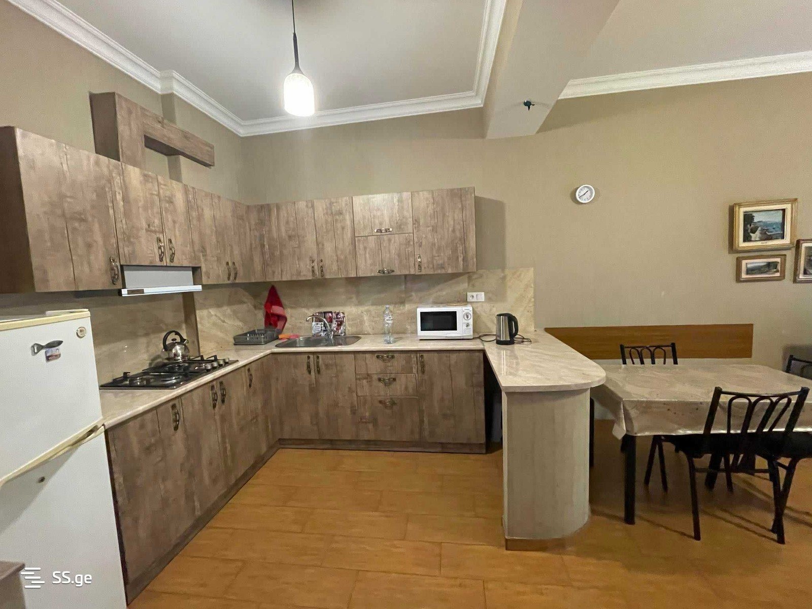 Furnished 1-Bedroom Apartment Near Metro photo 1 of 8