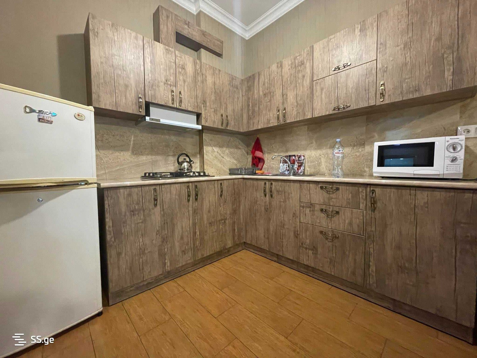 Furnished 1-Bedroom Apartment Near Metro photo 2 of 8