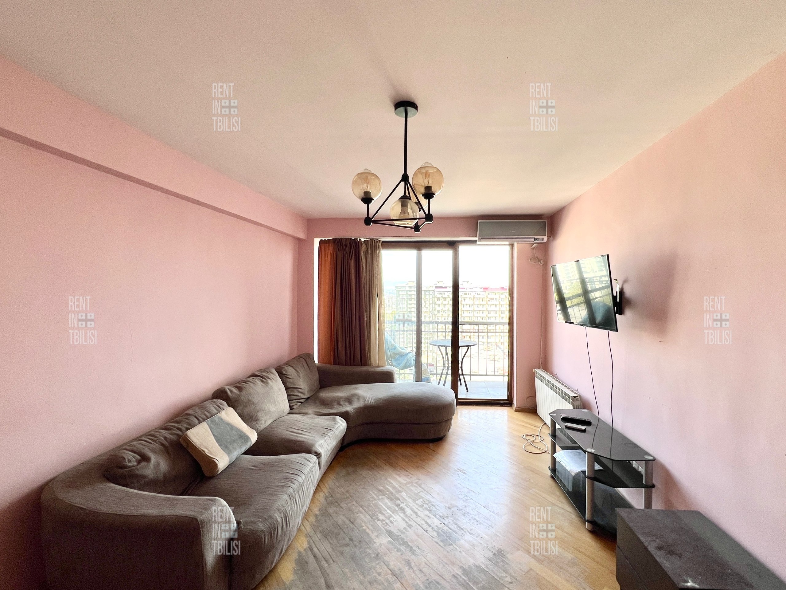Spacious 3-Bedroom Apartment in Saburtalo photo 1 of 8
