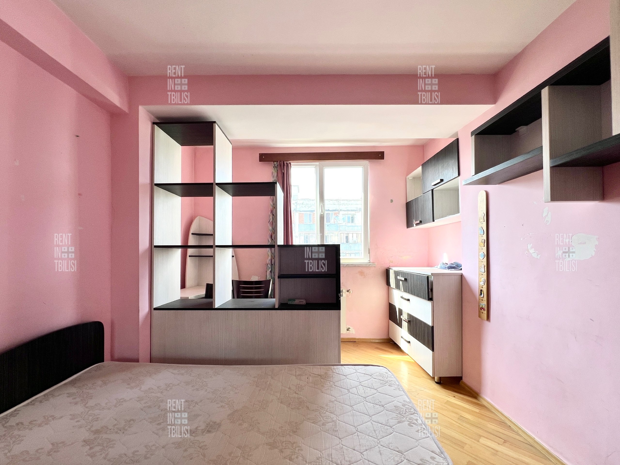 Spacious 3-Bedroom Apartment in Saburtalo photo 5 of 8