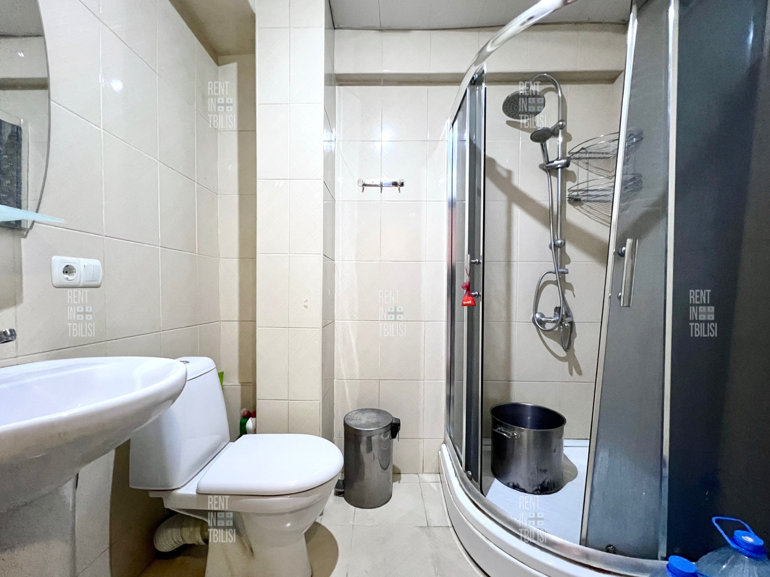 Spacious 3-Bedroom Apartment in Saburtalo photo 7 of 8