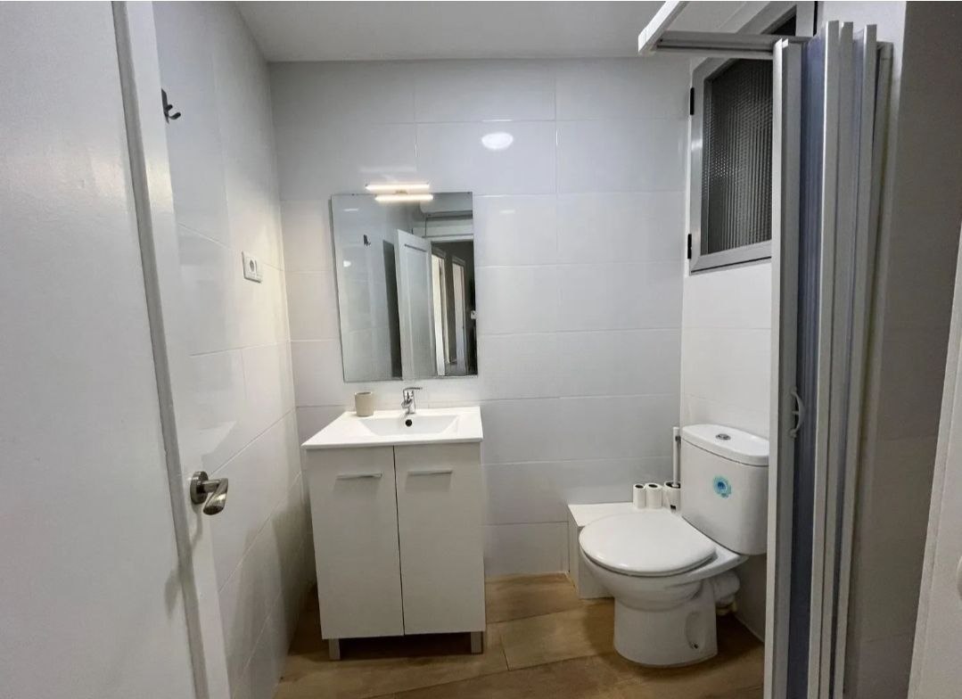 Furnished 3-Bedroom Apartment in Nou Moles photo 5 of 8