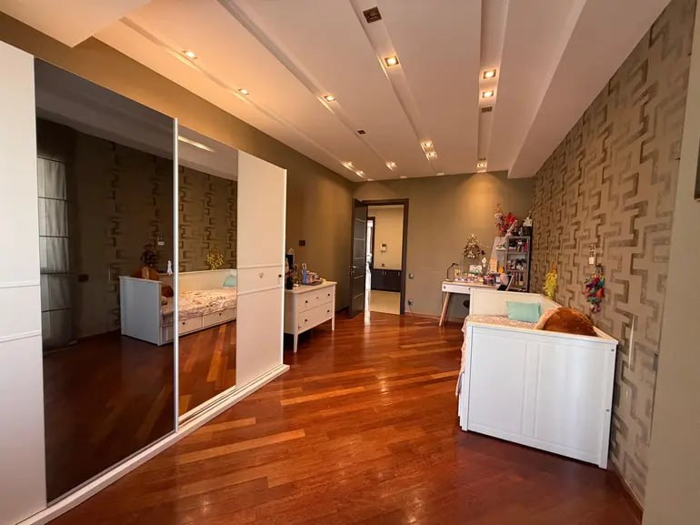 Renovated 3-Bedroom Apartment in Vake photo 1 of 8