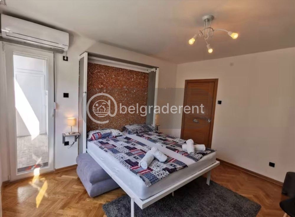 1-Room Apartment in Stari Grad photo 5 of 8