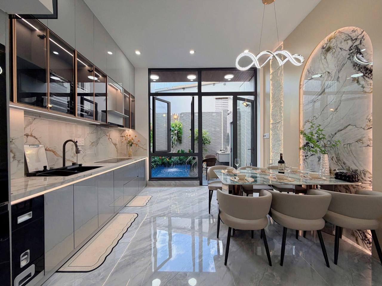Four-Bedroom House in Hai Chau photo 4 of 8