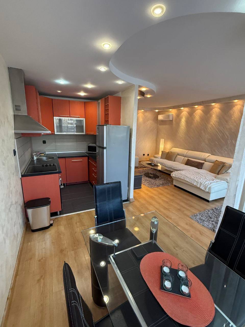 Three-Room Apartment in Novi Beograd photo 2 of 8