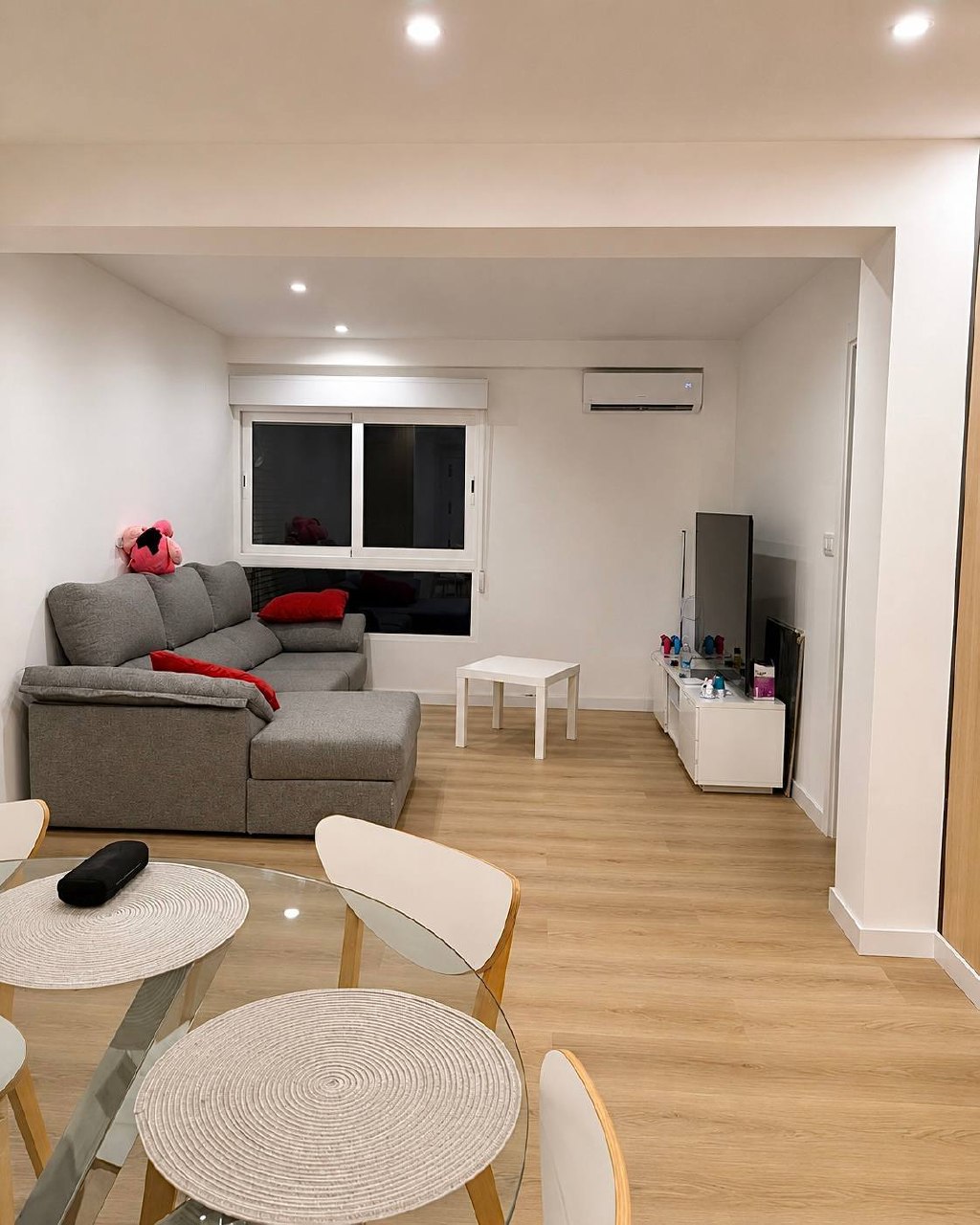 Furnished 2-Bedroom Apartment in La Creu del Grau photo 1 of 8
