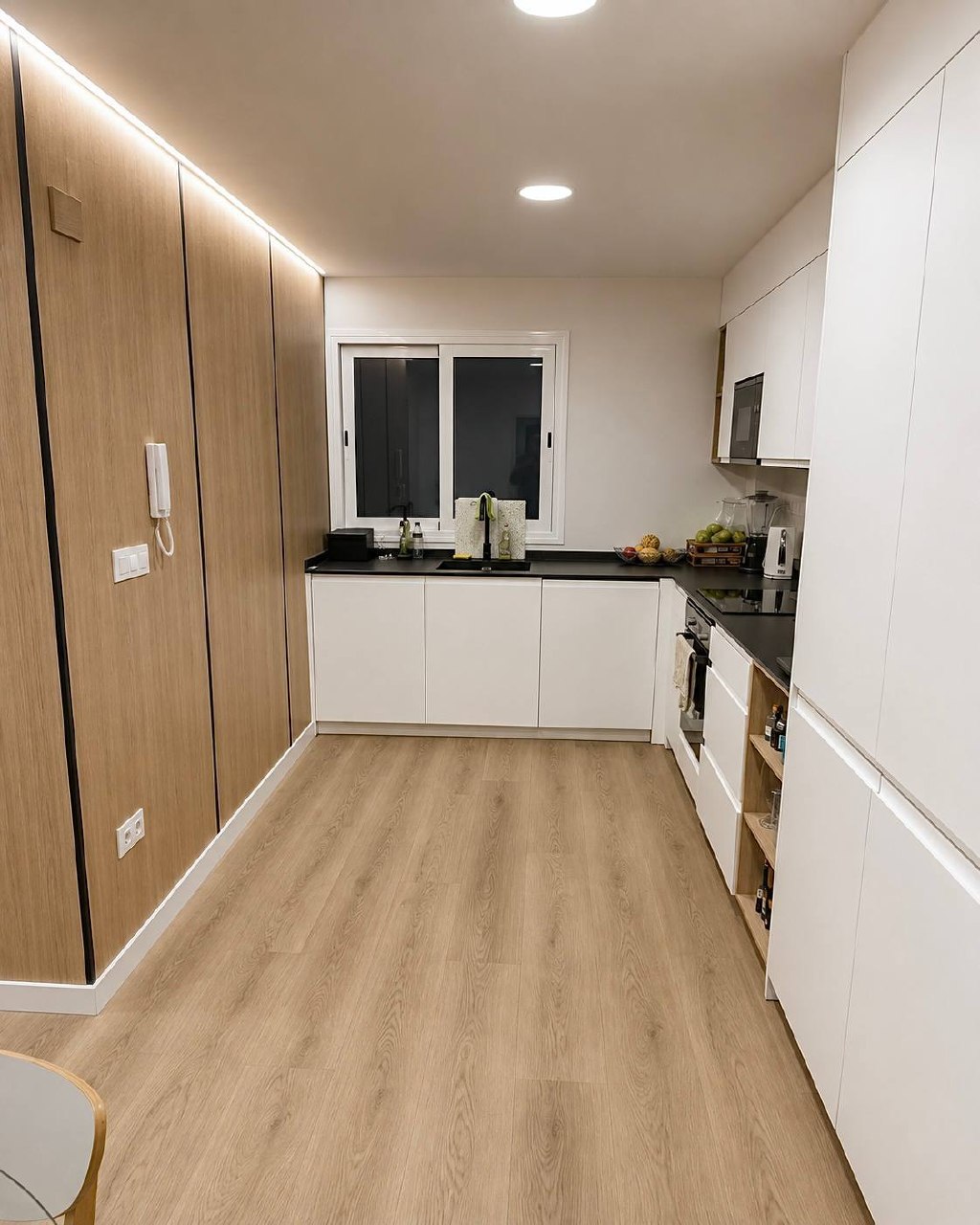 Furnished 2-Bedroom Apartment in La Creu del Grau photo 3 of 8