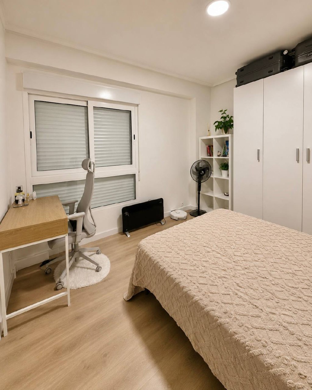 Furnished 2-Bedroom Apartment in La Creu del Grau photo 5 of 8