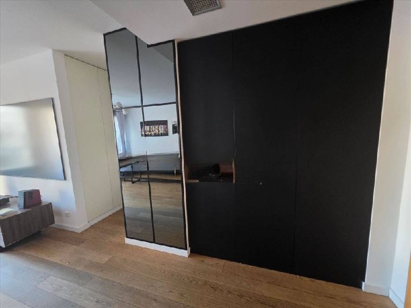 New Furnished 3-Room Apartment in Savski Venac photo 2 of 8