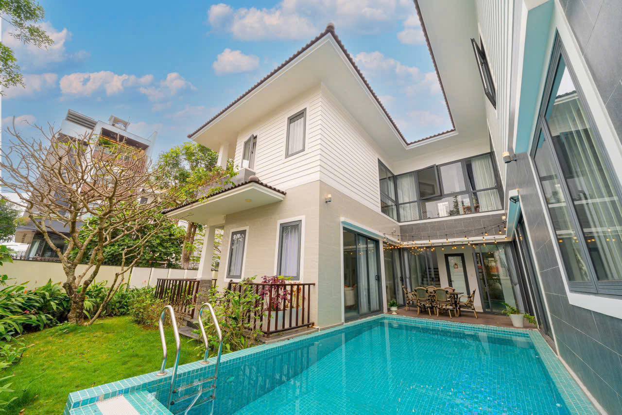 5-Bedroom Villa in Nam Viet A photo 1 of 8