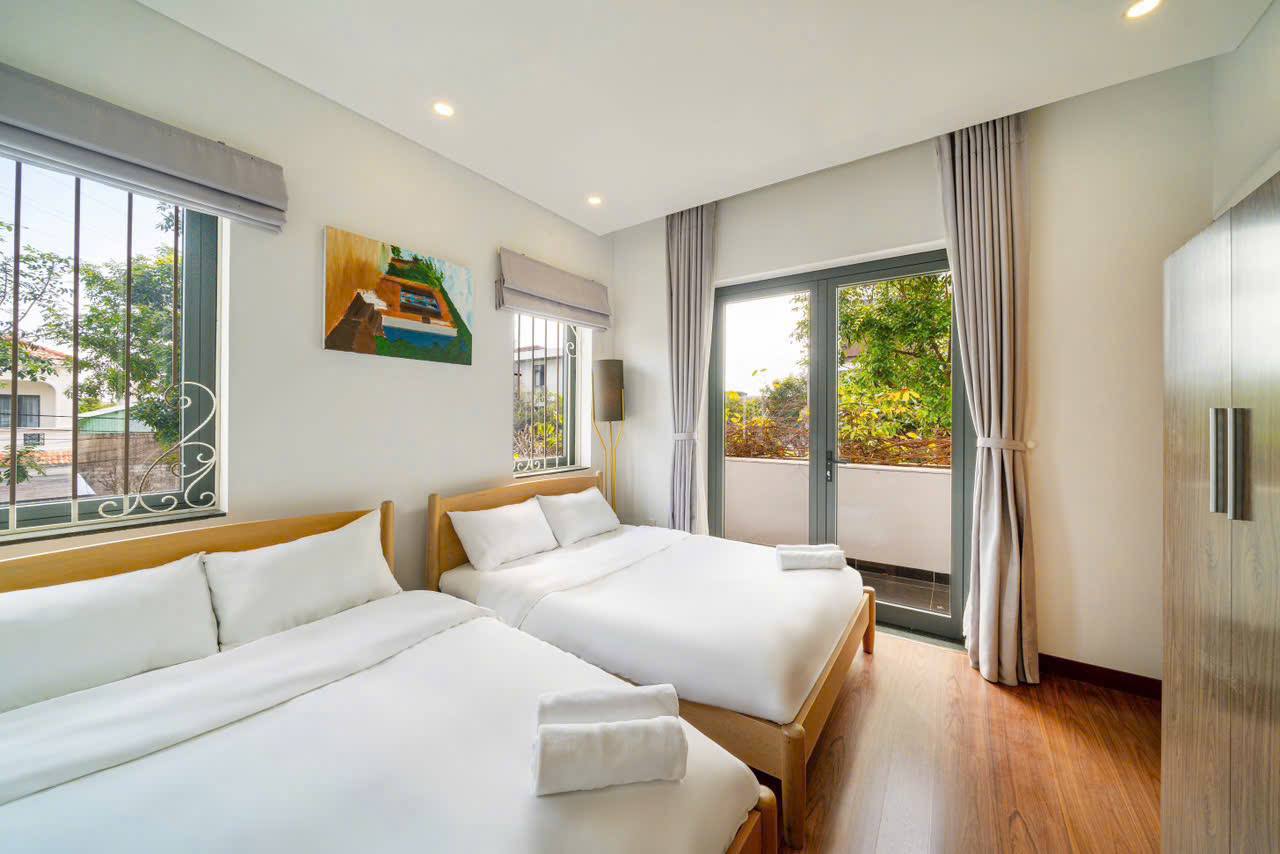 5-Bedroom Villa in Nam Viet A photo 7 of 8