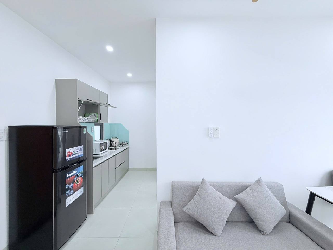 Brand-New 1-Bedroom Apartment with Large Balcony photo 3 of 8