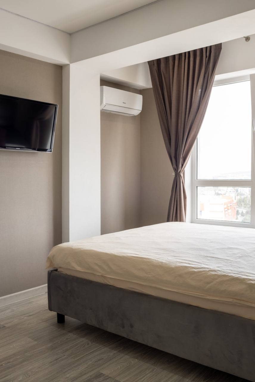 One-Bedroom Apartment in Central Chisinau photo 4 of 8