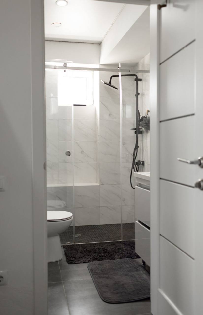 One-Bedroom Apartment in Central Chisinau photo 6 of 8